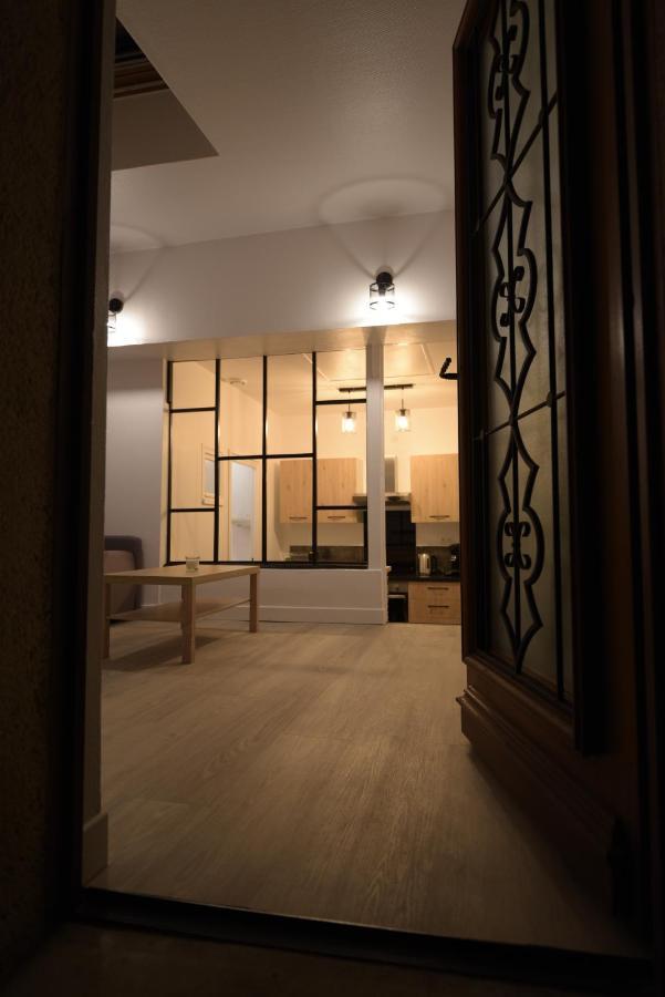 Cosy Appartement Hyper Centre Ville Avec Cour + Patio Auxerre Exterior foto